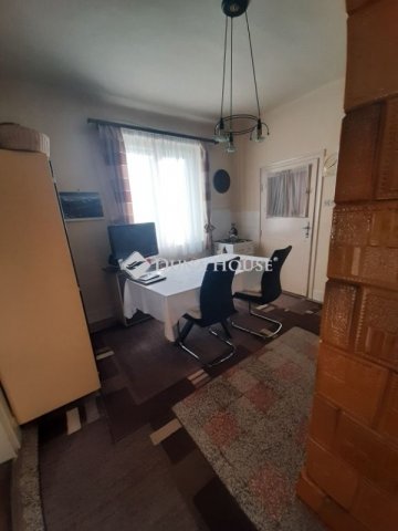 Eladó családi ház, Esztergomban 75 M Ft, 4 szobás