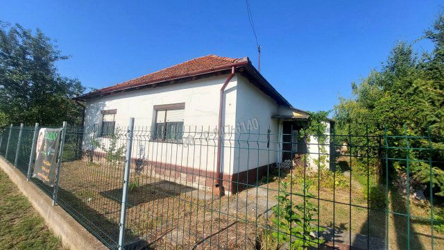 Eladó családi ház, Sarkadon 6.5 M Ft, 2 szobás