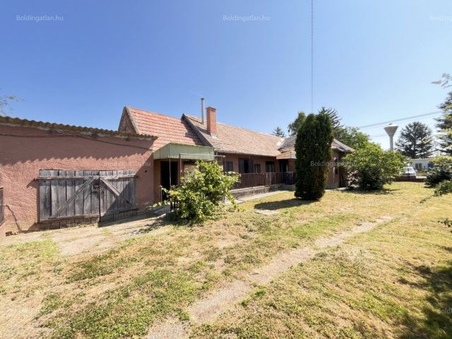 Eladó családi ház, Nagypeterden 13.9 M Ft, 3 szobás