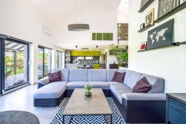 Eladó családi ház, Herceghalomon 188.9 M Ft, 4 szobás