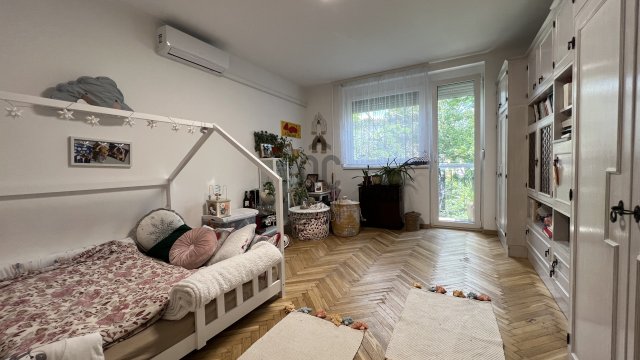 Eladó téglalakás, Szekszárdon 42 M Ft, 2 szobás