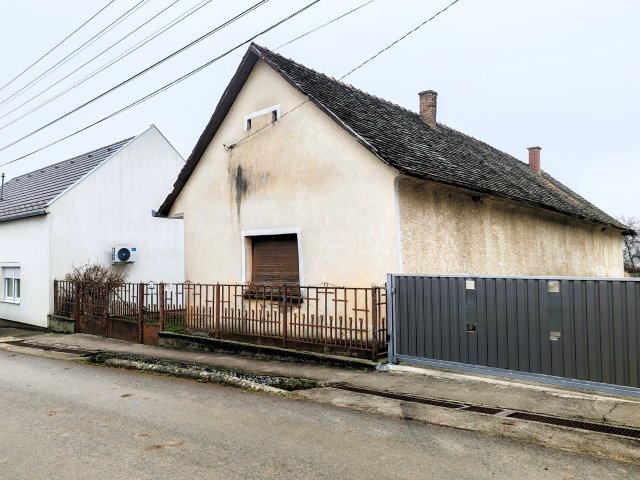 Eladó családi ház, Mucsfán 5.9 M Ft, 2 szobás