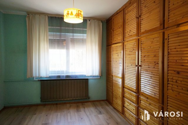 Eladó családi ház, Vácon 159 M Ft, 6 szobás