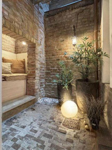 Eladó téglalakás, Budapesten, VI. kerületben 99 M Ft, 1+1 szobás