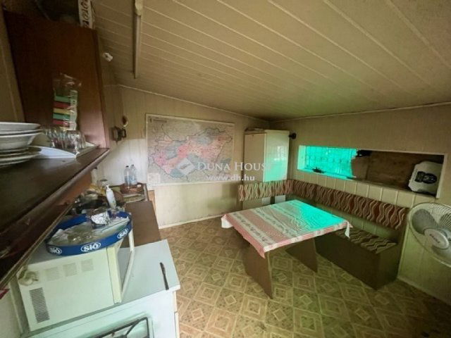 Eladó nyaraló, Szabadbattyánban 14.9 M Ft, 2 szobás