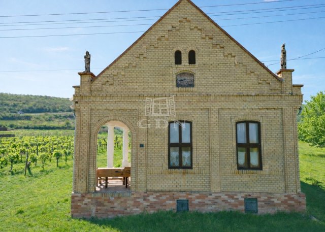 Eladó családi ház, Szekszárdon 99.957 M Ft, 3 szobás