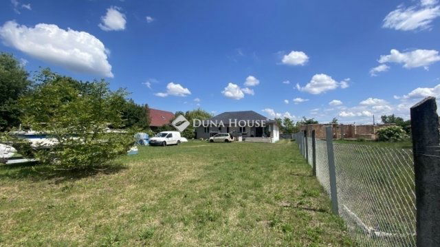 Eladó családi ház, Nagykátán 89.9 M Ft, 6 szobás