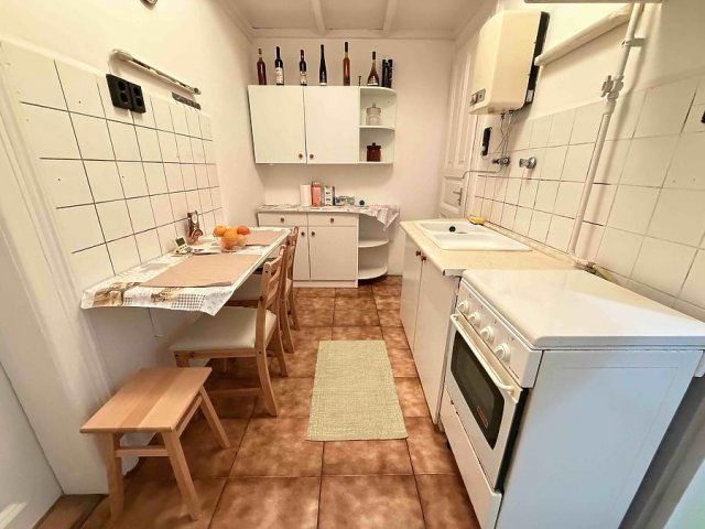 Eladó téglalakás, Budapesten, VII. kerületben, Garay utcában