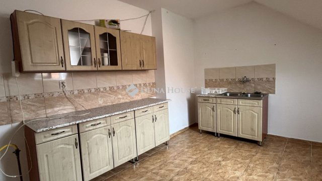 Eladó családi ház, Gyenesdiáson 134.9 M Ft, 7 szobás