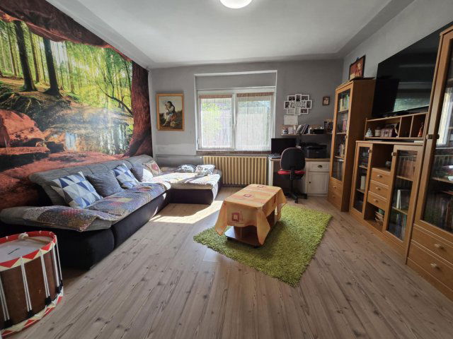 Eladó családi ház, Dombóváron 42.9 M Ft, 5 szobás