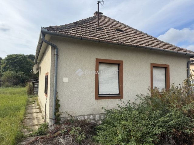 Eladó családi ház, Sellyén 9.9 M Ft, 3 szobás