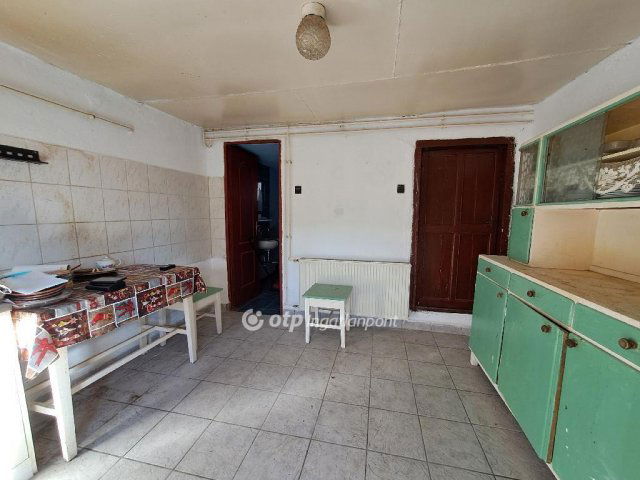 Eladó családi ház, Abádszalókban 12 M Ft, 2+1 szobás