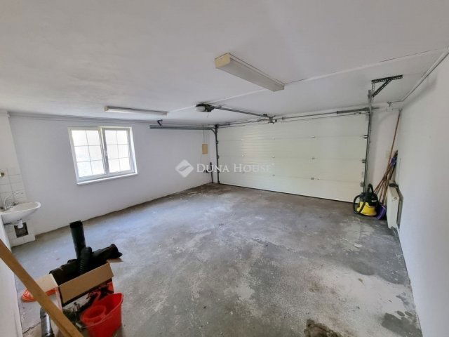 Eladó családi ház, Kápolnásnyéken 199 M Ft, 6 szobás