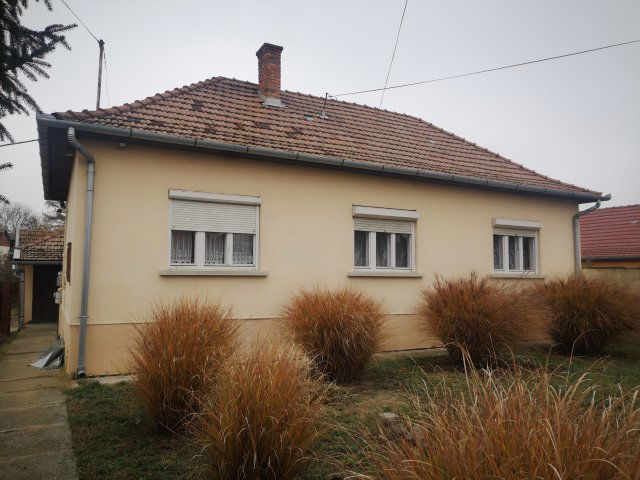 Eladó családi ház, Gyulán, Gyep utcában 49.5 M Ft, 2+1 szobás