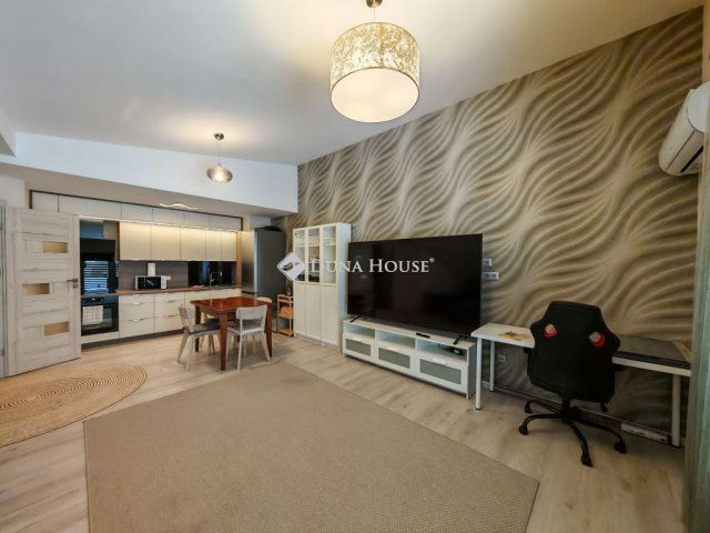 Kiadó téglalakás, albérlet, Szolnokon 220 E Ft / hó, 1+1 szobás