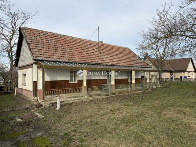 Eladó családi ház, Kókán 21.9 M Ft, 2 szobás