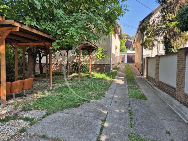 Eladó téglalakás, Pécsett, Szigeti úton 52 M Ft, 2 szobás