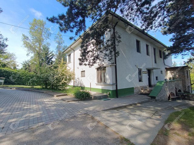 Eladó hotel, Sopronban 420 M Ft, 10 szobás / költözzbe.hu