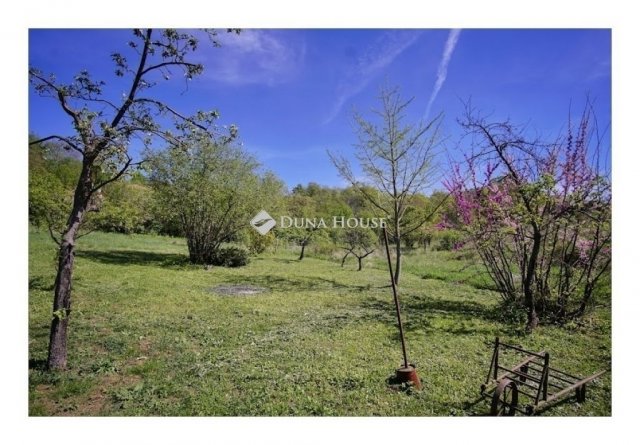 Eladó családi ház, Pécsett 49 M Ft, 2 szobás