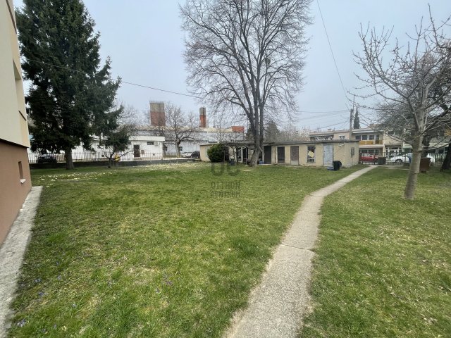 Eladó téglalakás, Veszprémben 69.9 M Ft, 4 szobás