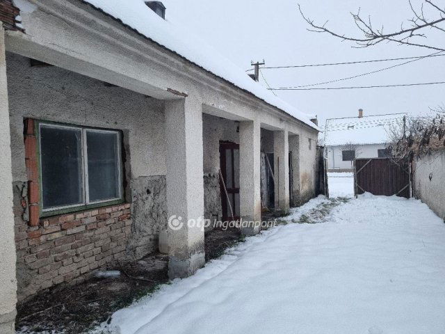 Eladó családi ház, Bébén 7.59 M Ft, 3 szobás