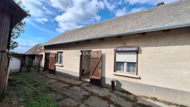 Eladó családi ház, Előszálláson 30.5 M Ft, 2 szobás