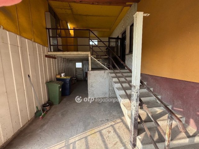 Eladó családi ház, Balsán 41.5 M Ft, 6+1 szobás
