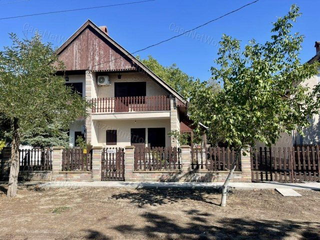 Eladó nyaraló, Cserkeszőlőn 27.9 M Ft, 3 szobás