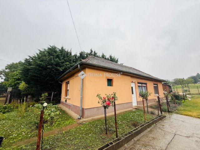 Eladó családi ház, Gombán 41.9 M Ft, 2 szobás