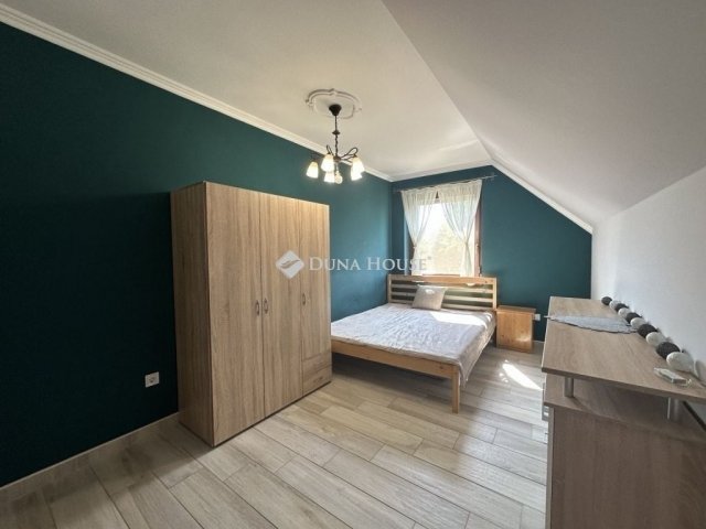 Eladó családi ház, Kecskeméten 224.9 M Ft, 7 szobás