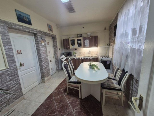 Eladó családi ház, Galgahévízen 31.99 M Ft, 4 szobás