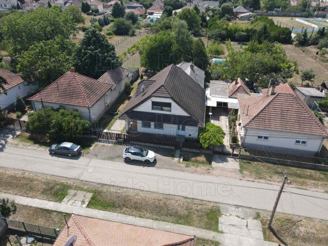 Eladó családi ház, Lőrinciben 45 M Ft, 3 szobás