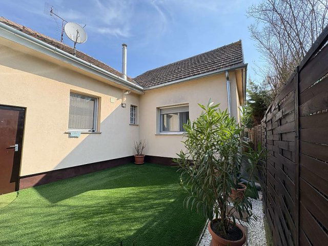 Eladó családi ház, Budakalászon 92.9 M Ft, 3 szobás