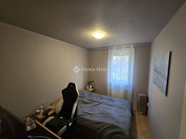 Eladó téglalakás, Szegeden 72.99 M Ft, 3 szobás