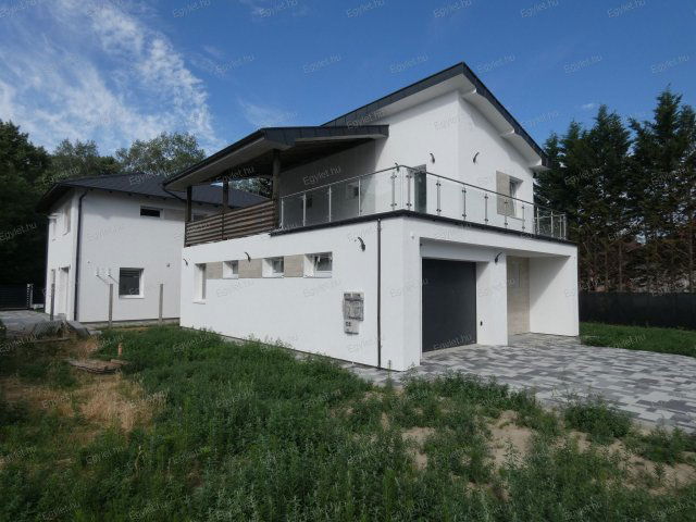 Eladó családi ház, Budapesten, XVII. kerületben 179.8 M Ft