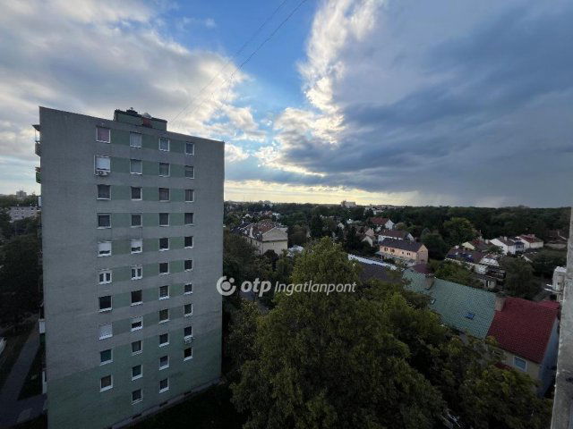 Eladó panellakás, Nyíregyházán 41.5 M Ft, 2+1 szobás