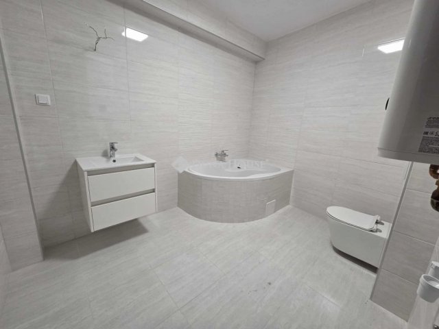 Eladó téglalakás, Szegeden 114.9 M Ft, 3 szobás