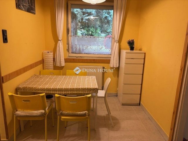 Eladó családi ház, Budaörsön 159.99 M Ft, 2 szobás