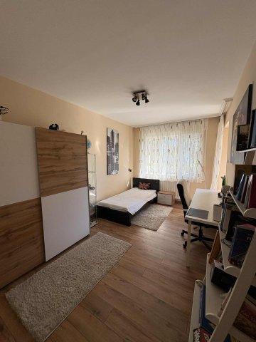 Eladó családi ház, Szegeden, Derkovits fasoron 199 M Ft, 5 szobás