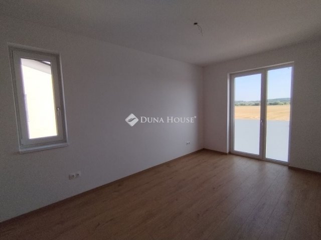 Eladó ikerház, Szegeden 170 M Ft, 6 szobás / költözzbe.hu