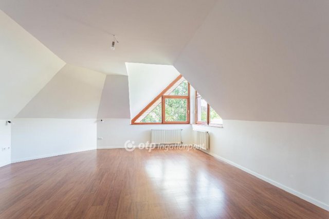 Eladó családi ház, Szigetszentmiklóson 149.9 M Ft, 5+1 szobás
