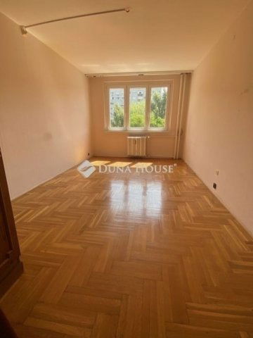 Eladó panellakás, Budapesten, III. kerületben 79.99 M Ft