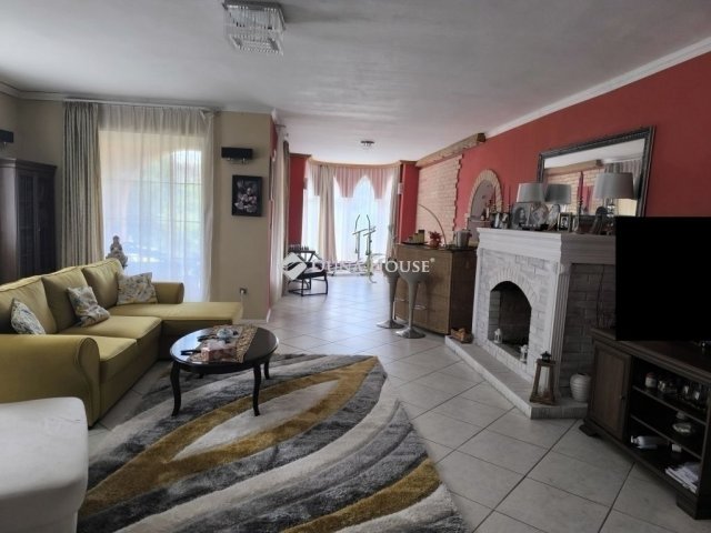 Eladó családi ház, Erdőkertesen 164.9 M Ft, 7 szobás