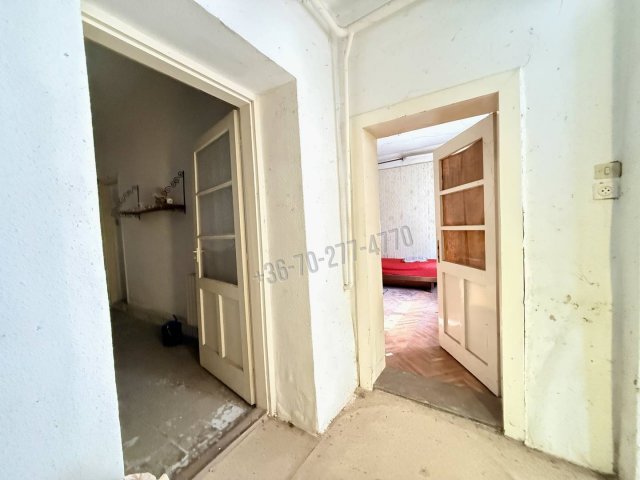 Eladó családi ház, Szákszenden 25 M Ft, 4 szobás