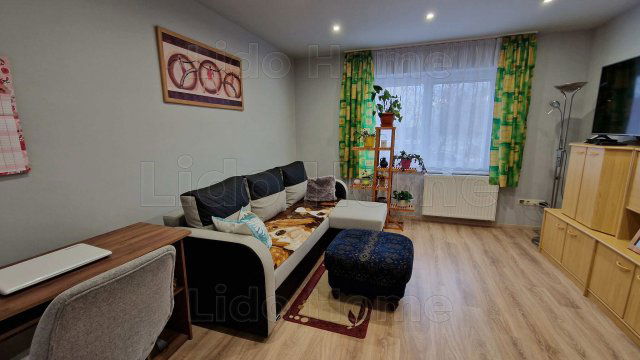 Eladó családi ház, Fertőszéplakon 84 M Ft, 10 szobás