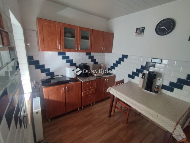 Eladó családi ház, Tatabányán, Kálvária utcában 34.999 M Ft