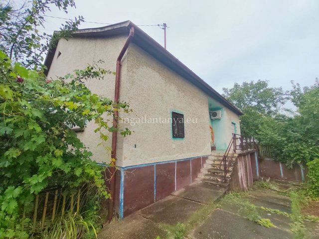 Eladó családi ház, Érden 85 M Ft, 3 szobás
