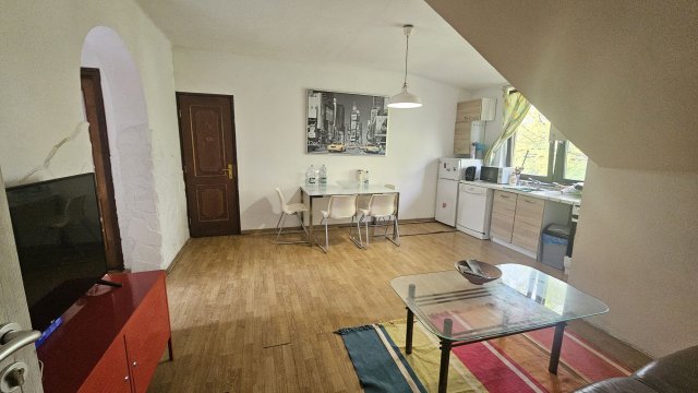 Eladó téglalakás, Debrecenben 134 M Ft, 6 szobás