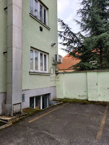 Eladó téglalakás, Szombathelyen 55 M Ft, 4 szobás