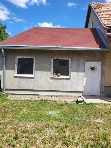 Eladó családi ház, Kiskunlacházán 41.5 M Ft, 3 szobás
